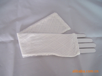 锡山区锡北镇泰罗针纺织品厂 为您提供大量批发、方便实用的优质家务手套